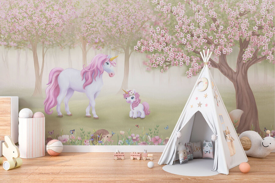 Licorne et écureuil dans une forêt