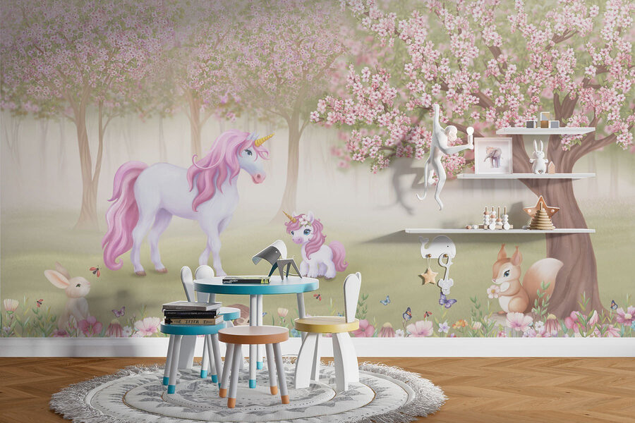 Licorne et écureuil dans une forêt