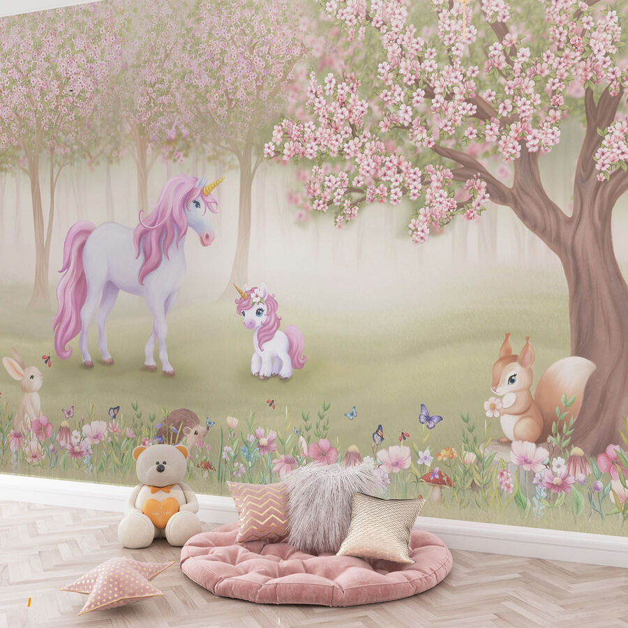 Licorne et écureuil dans une forêt