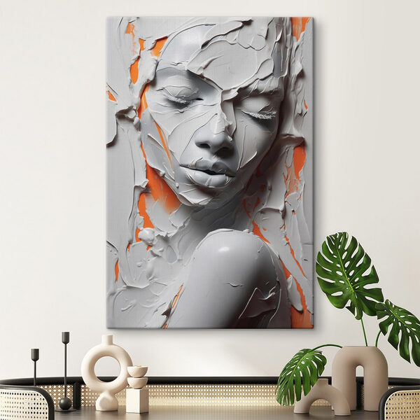 Le visage d'une femme recouvert de peinture blanche Le visage d'une femme recouvert de peinture blanche