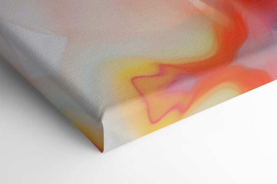 Femme dont le visage est recouvert d'un tissu coloré