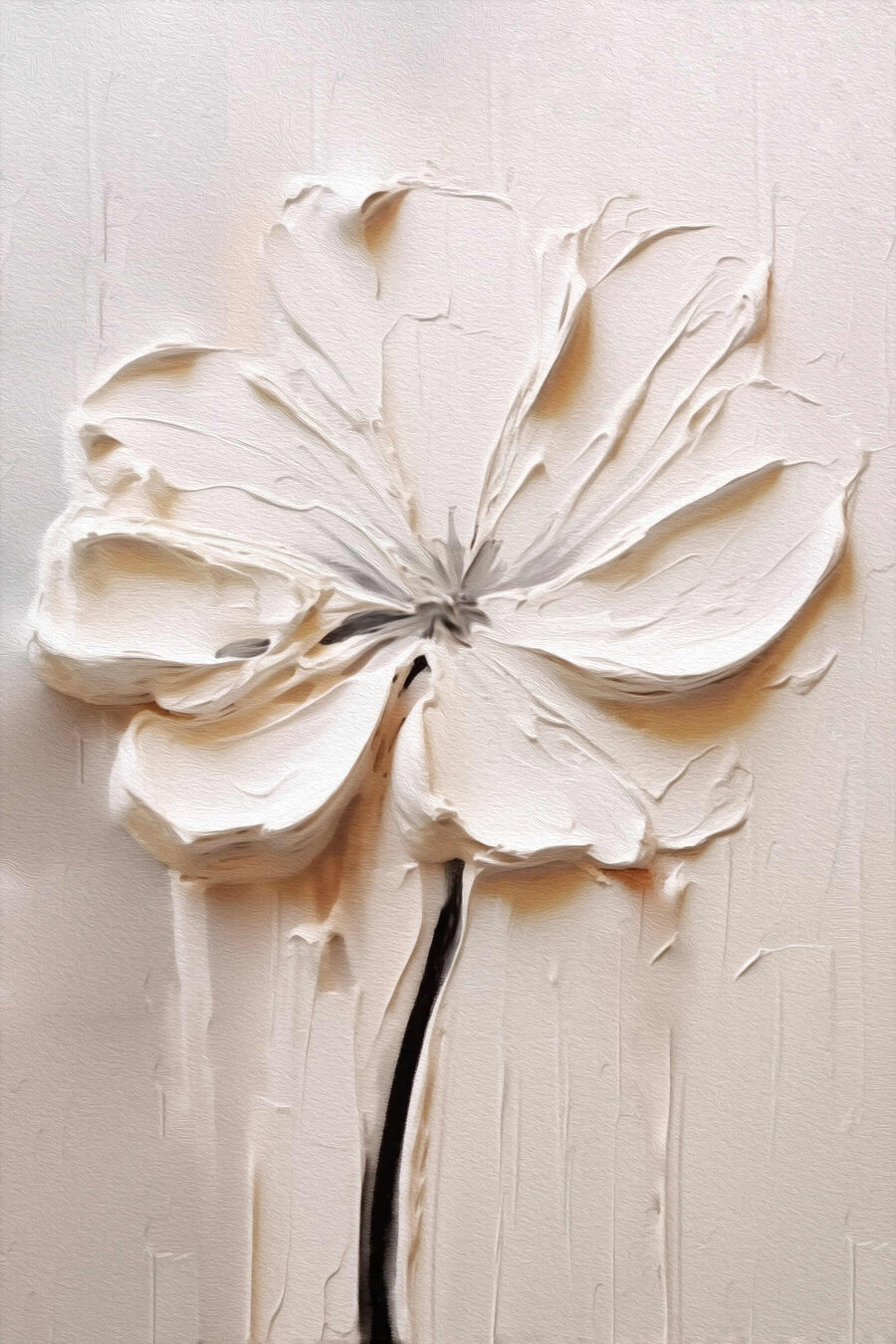 Fleur blanche sculptée sur une surface blanche
