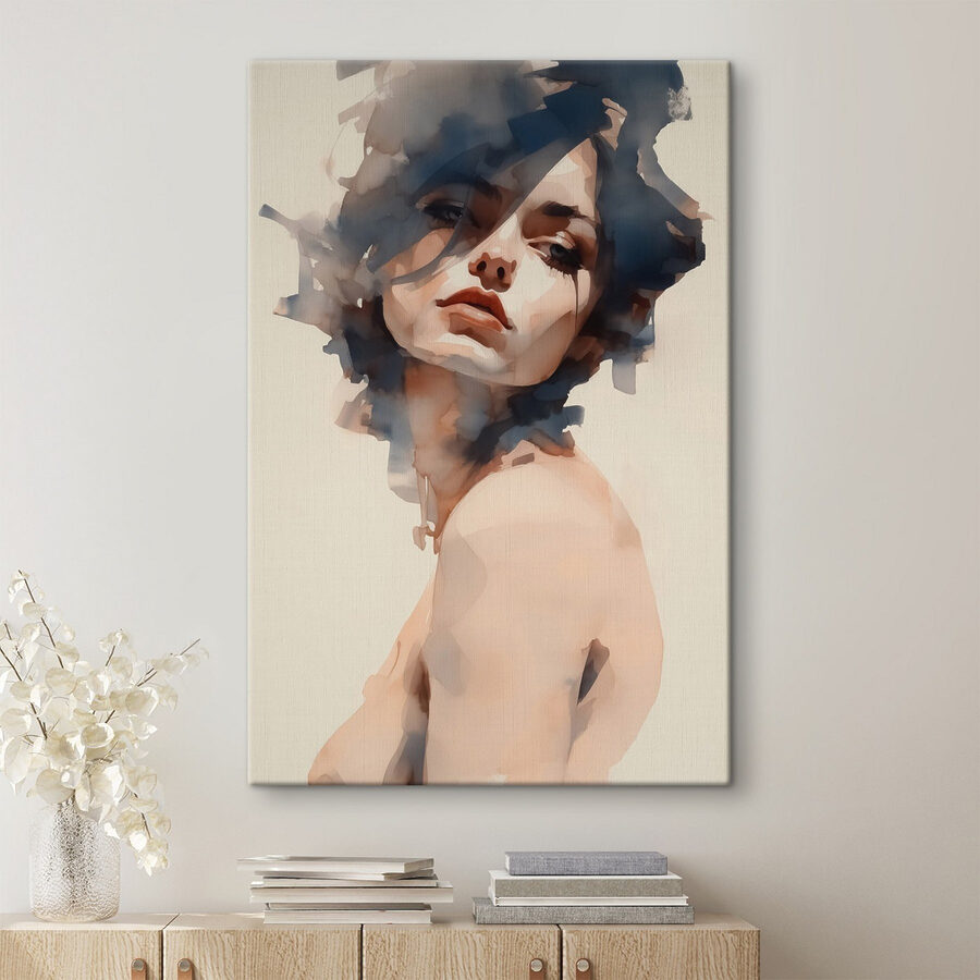 Femme avec les cheveux au vent