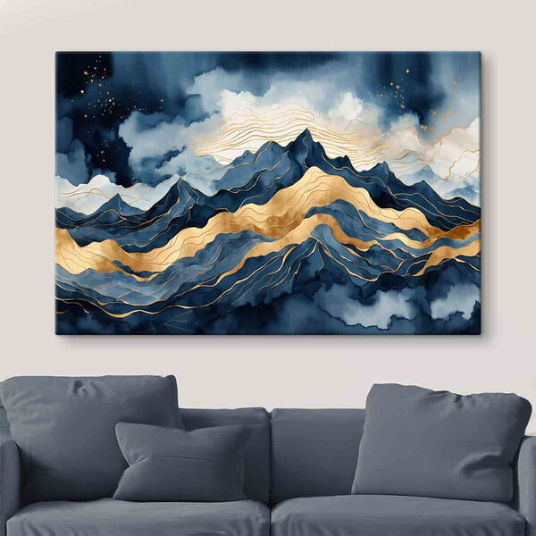 Des montagnes majestueuses sous un ciel nuageux Des montagnes majestueuses sous un ciel nuageux