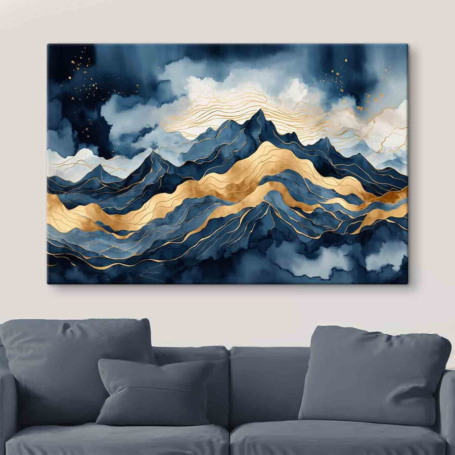Des montagnes majestueuses sous un ciel nuageux