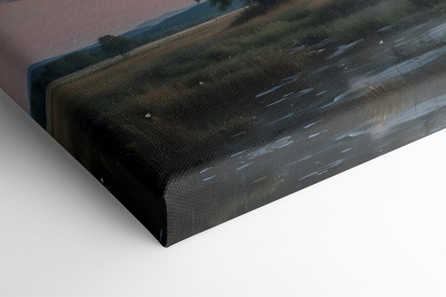 Plan d'eau avec un arbre et des nuages dans le ciel