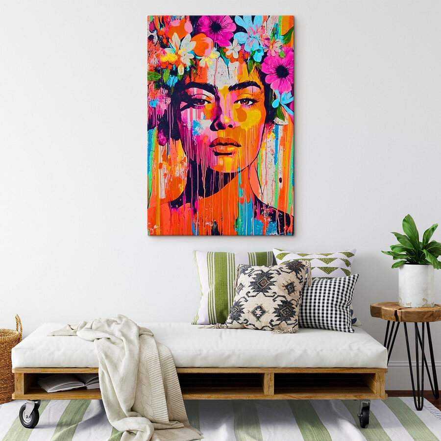 Peinture d'une femme avec des fleurs sur la tête