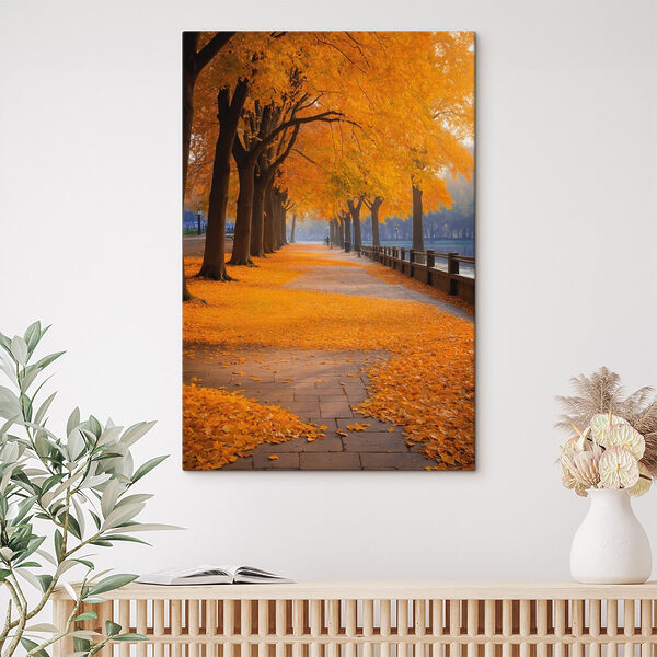 Chemin avec des feuilles d'oranger sur le sol Chemin avec des feuilles d'oranger sur le sol