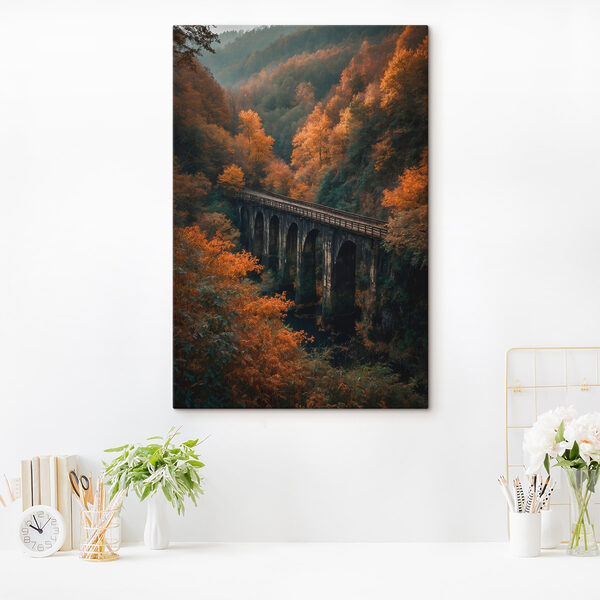 Pont au-dessus d'une rivière avec des arbres en arrière-plan Pont au-dessus d'une rivière avec des arbres en arrière-plan