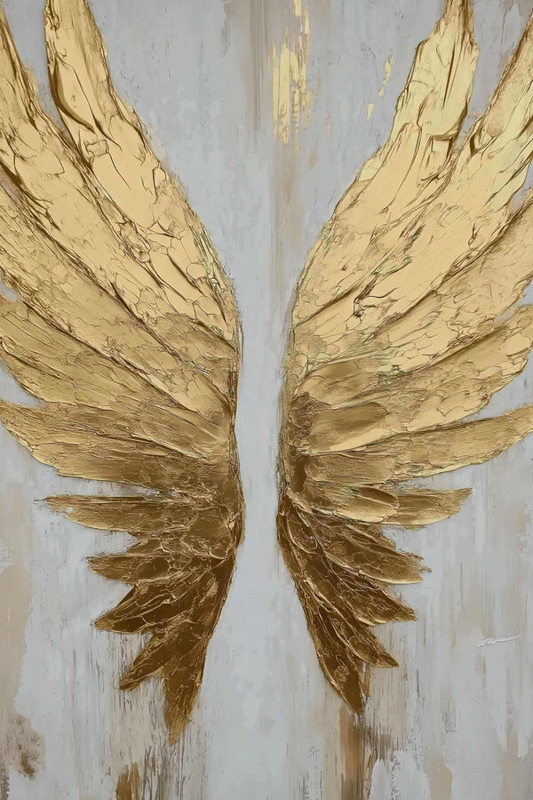 Des ailes majestueuses embrassent le ciel. Des ailes majestueuses embrassent le ciel.