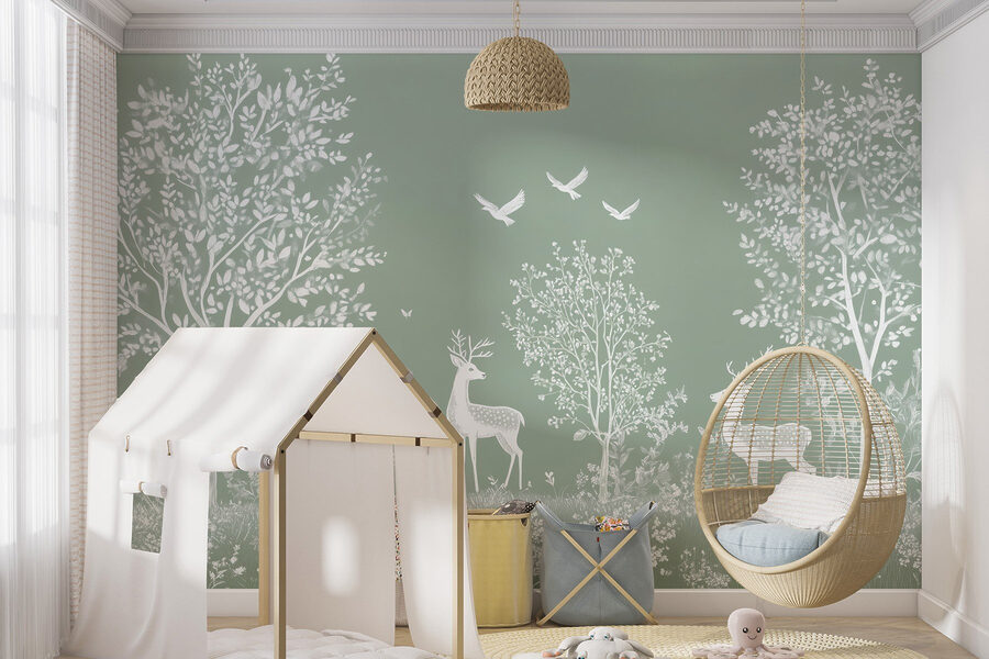 Cerf blanc et oiseaux dans un champ Cerf blanc et oiseaux dans un champ