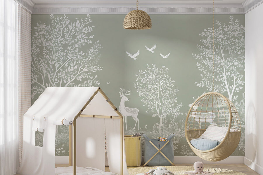 Cerf blanc et oiseaux dans une forêt Cerf blanc et oiseaux dans une forêt