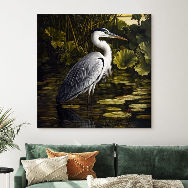 Oiseau debout dans l'eau Oiseau debout dans l'eau