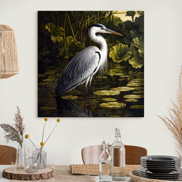 Oiseau debout dans l'eau Oiseau debout dans l'eau