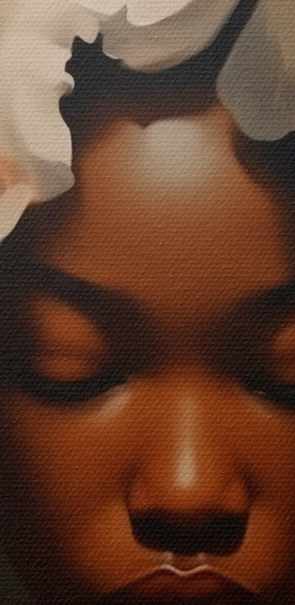 Femme avec des fleurs sur la tête Femme avec des fleurs sur la tête