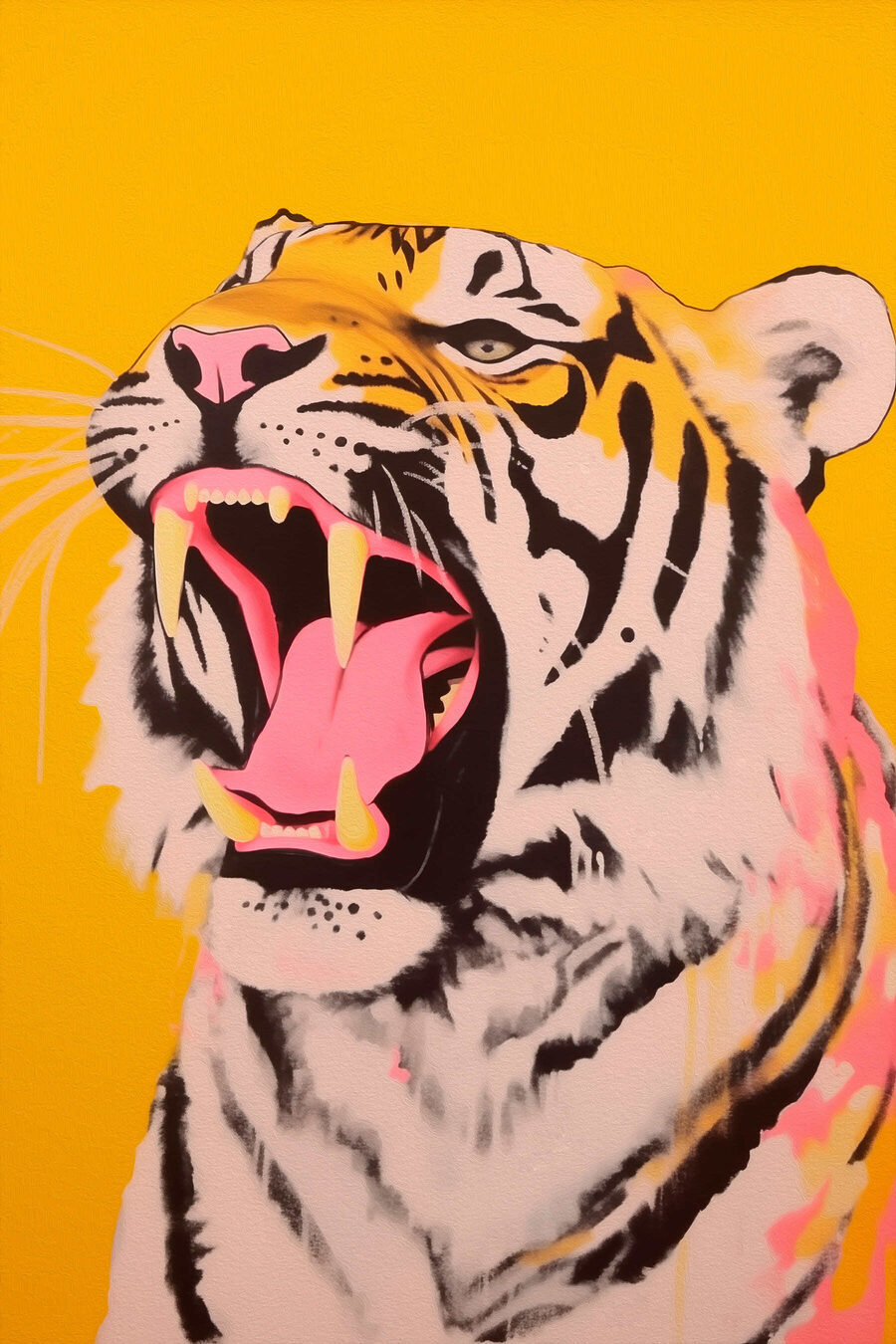 Tigre à la bouche ouverte