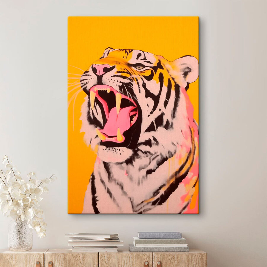 Tigre à la bouche ouverte