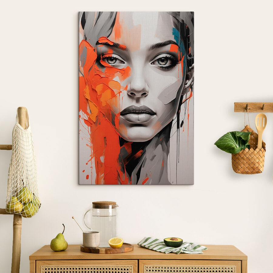 Peinture d'une femme avec de la peinture orange sur le visage Peinture d'une femme avec de la peinture orange sur le visage