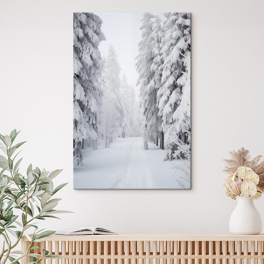 Chemin enneigé avec des arbres Chemin enneigé avec des arbres