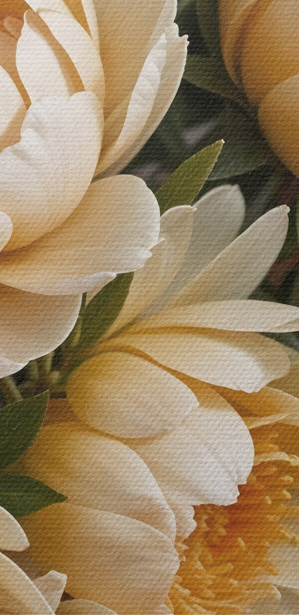 Groupe de fleurs sur une table Groupe de fleurs sur une table