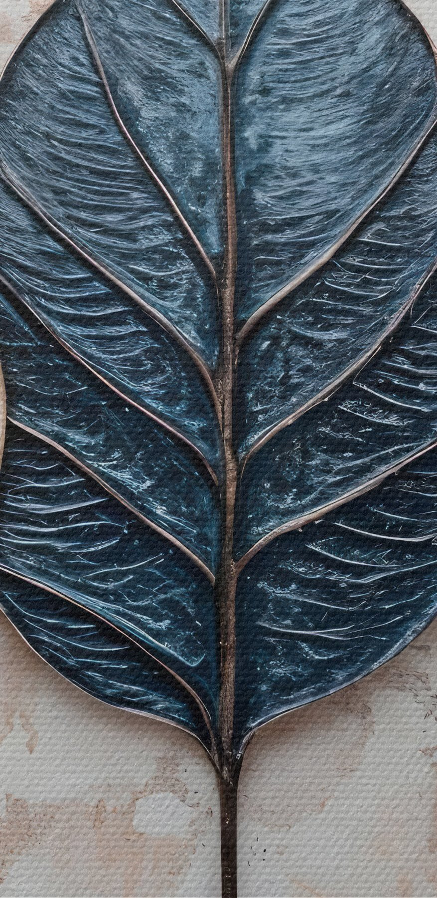 Rangée de feuilles sur une surface en marbre