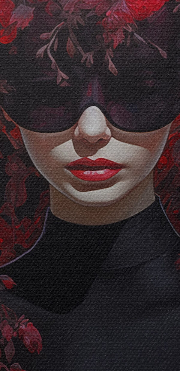 Femme portant un masque avec des fleurs sur la tête Femme portant un masque avec des fleurs sur la tête