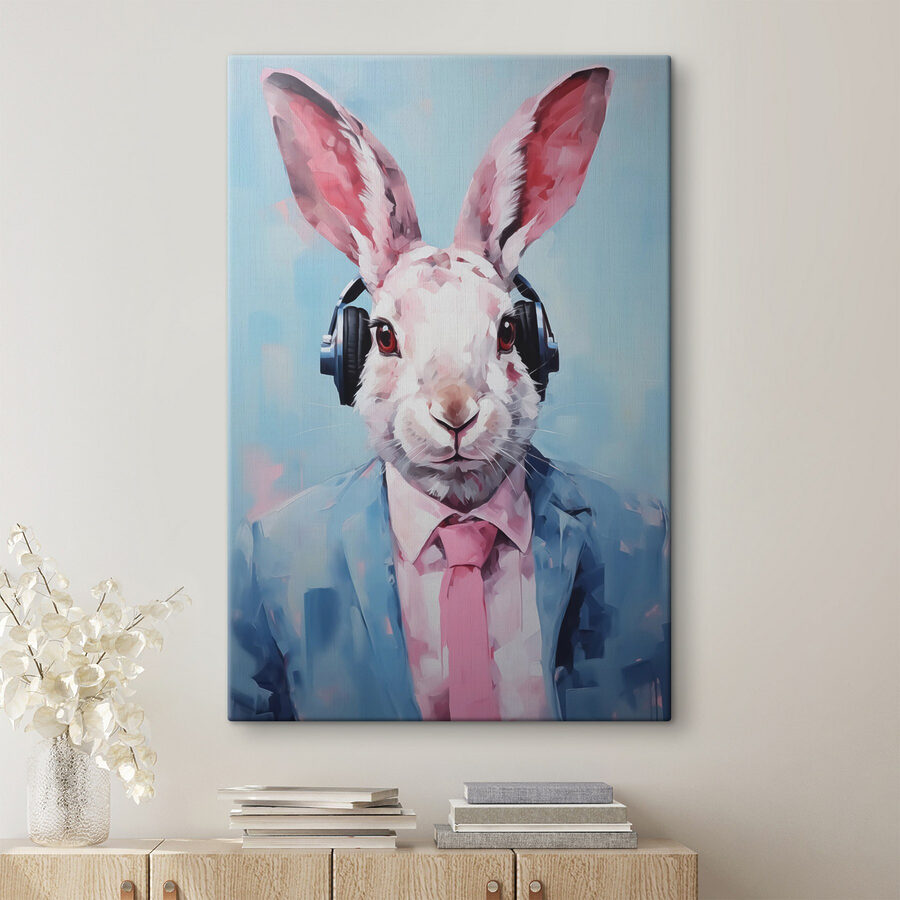 Lapin portant des écouteurs et un costume