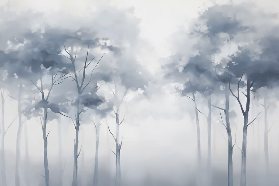 Groupe d'arbres dans une forêt brumeuse
