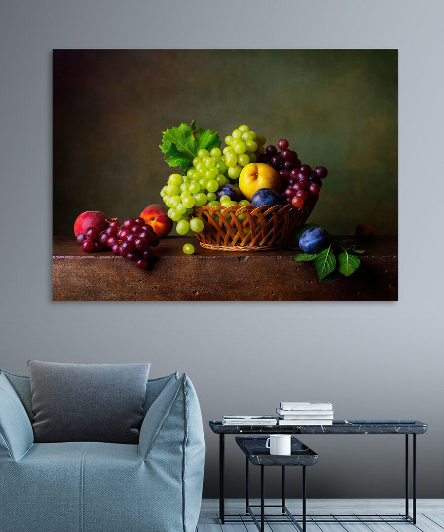 Corbeille de fruits sur une table