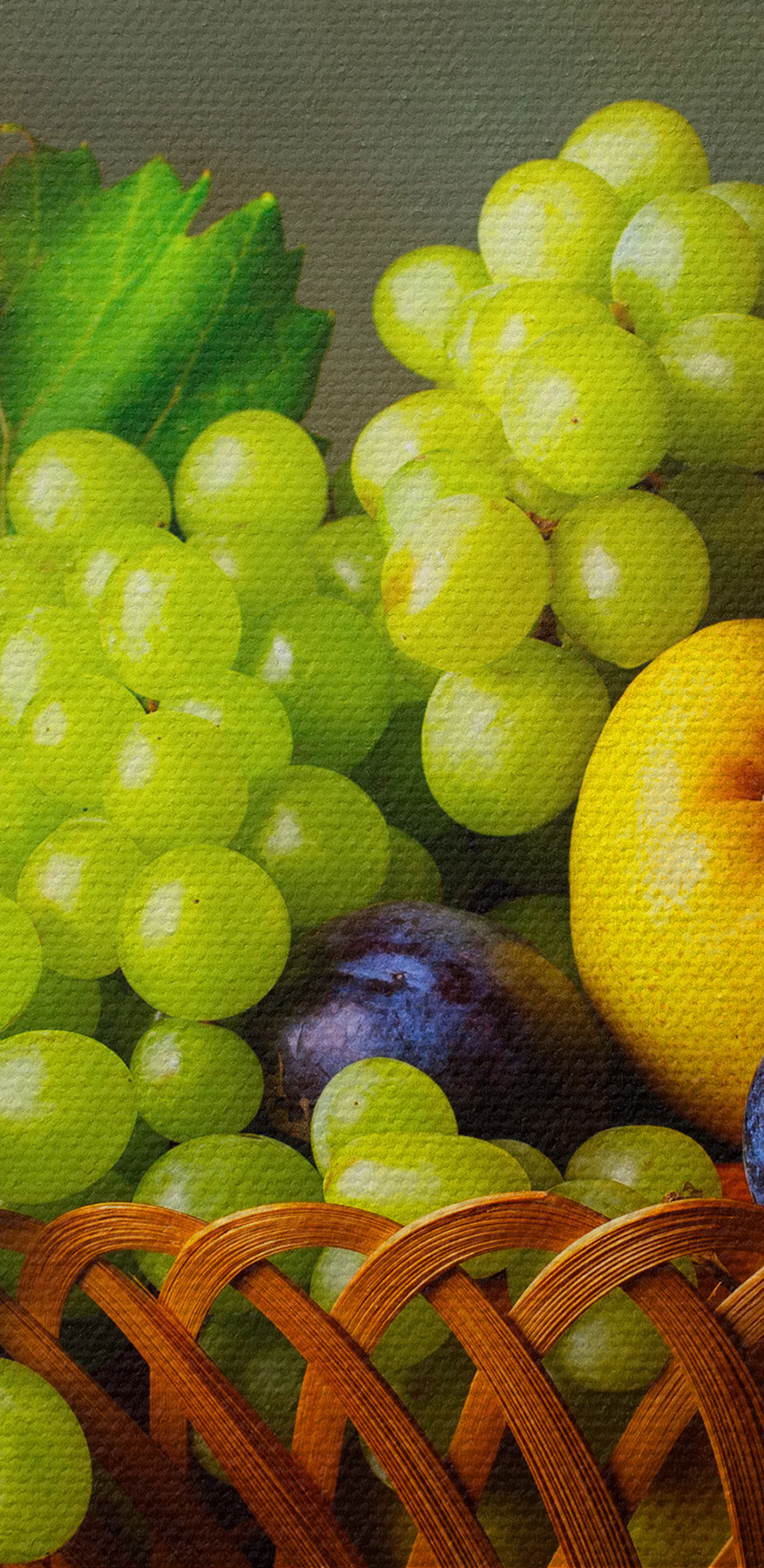 Corbeille de fruits sur une table