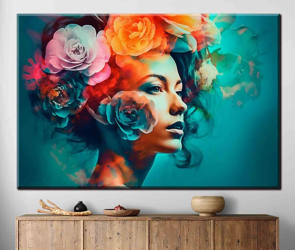 Femme avec des fleurs dans les cheveux Femme avec des fleurs dans les cheveux