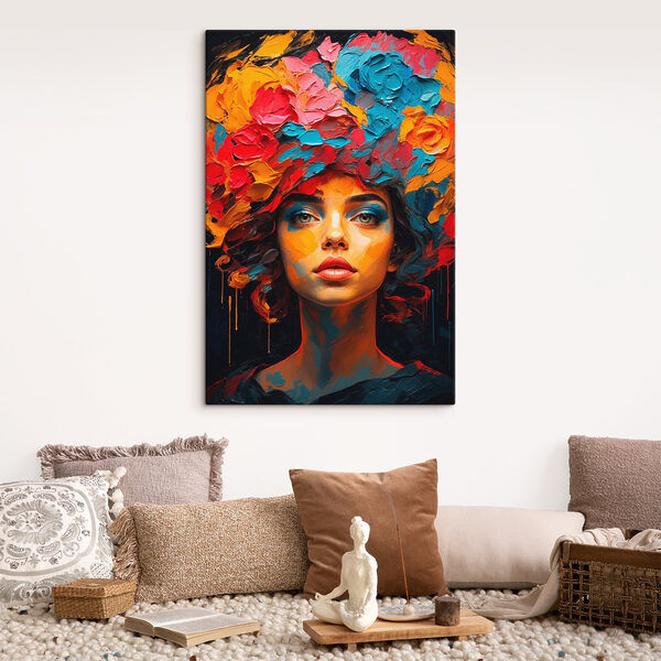 Femme avec des fleurs colorées sur la tête Femme avec des fleurs colorées sur la tête