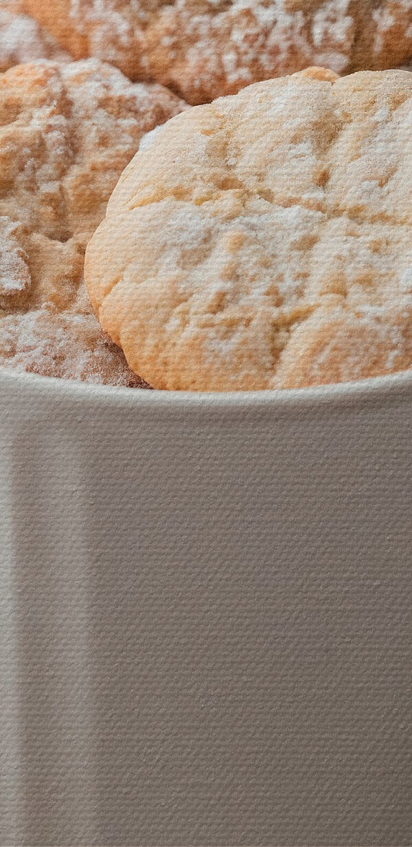 Coupe de biscuits avec du sucre en poudre Coupe de biscuits avec du sucre en poudre