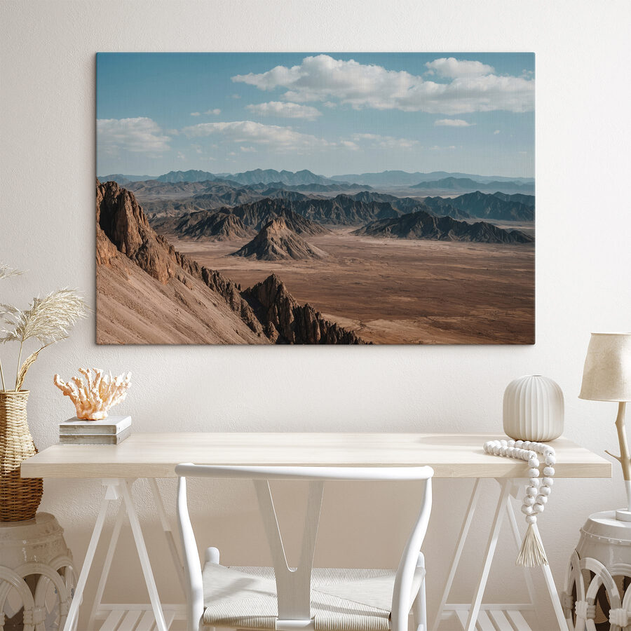 Paysage de montagnes et ciel bleu