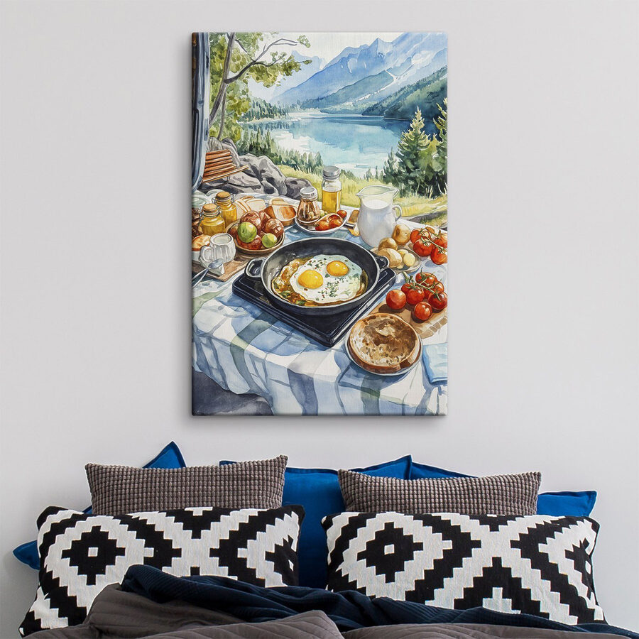 Poêle de nourriture et casserole d'œufs sur une table avec un lac en arrière-plan