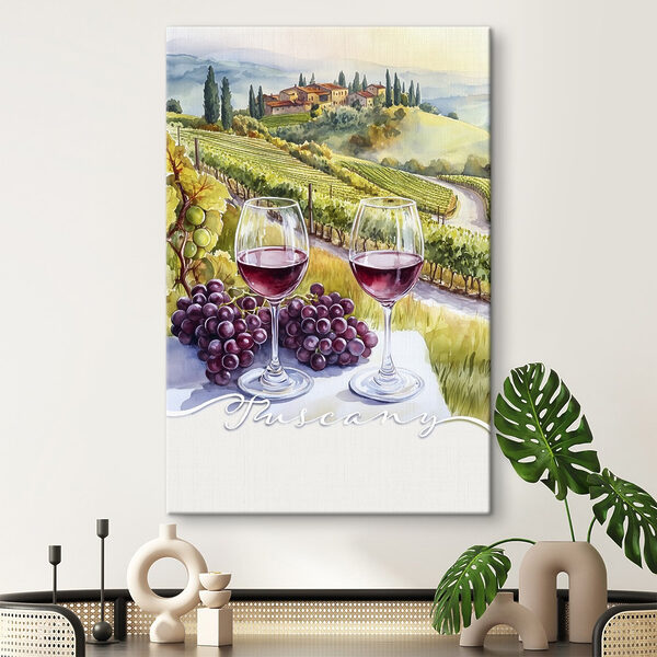 Verres à vin et raisins sur une table Verres à vin et raisins sur une table