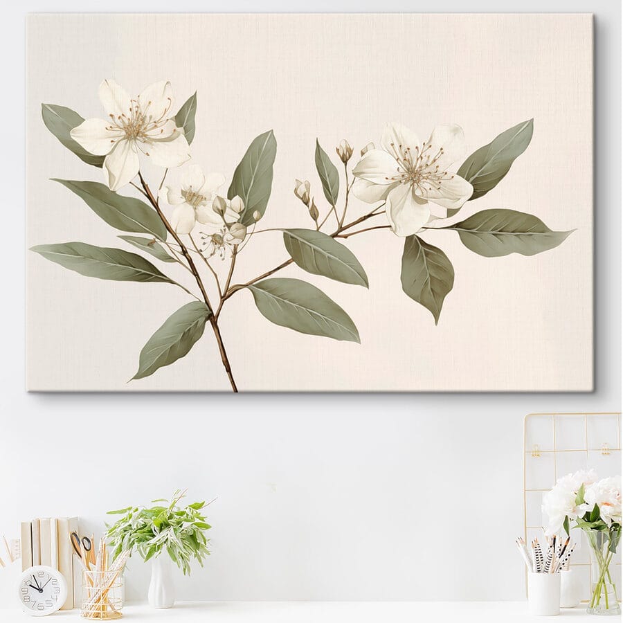 Fleurs et feuilles blanches sur une branche