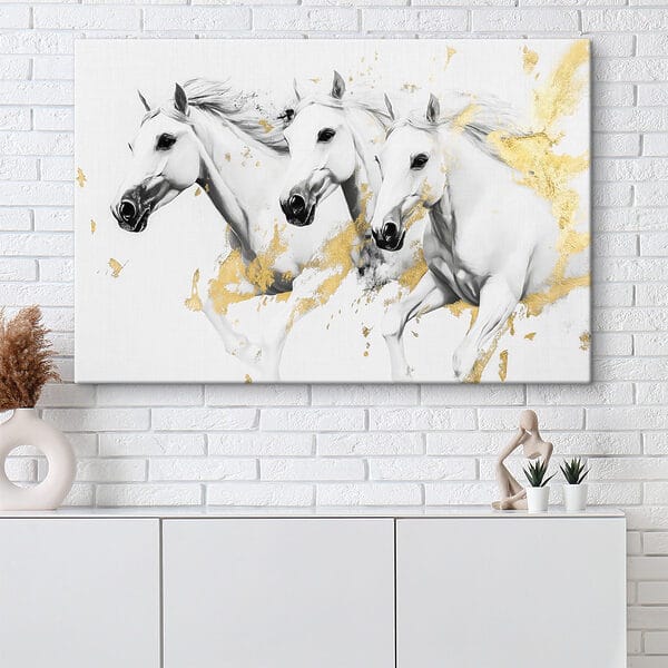 Groupe de chevaux blancs en train de courir s42617pih26m 600x600 - Groupe de chevaux blancs en train de courir