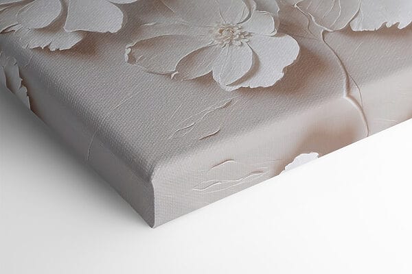 Fleur blanche sur une surface blanche Fleur blanche sur une surface blanche