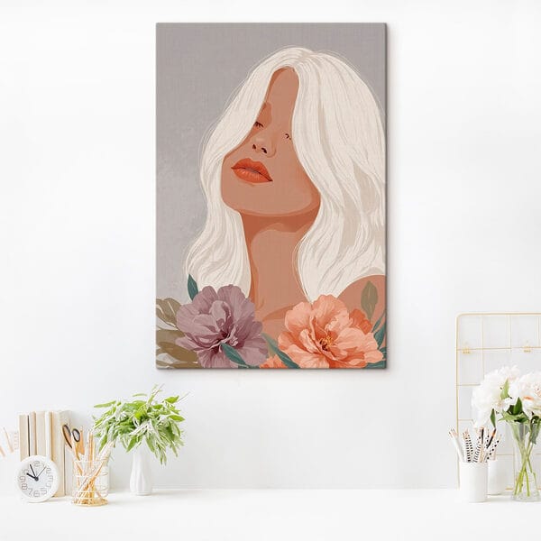 Femme aux longs cheveux blancs et aux fleurs Femme aux longs cheveux blancs et aux fleurs