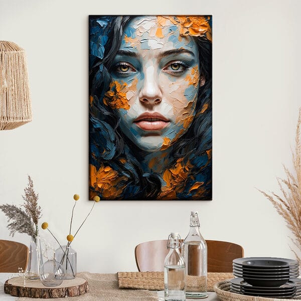 Femme avec de la peinture sur le visage Femme avec de la peinture sur le visage