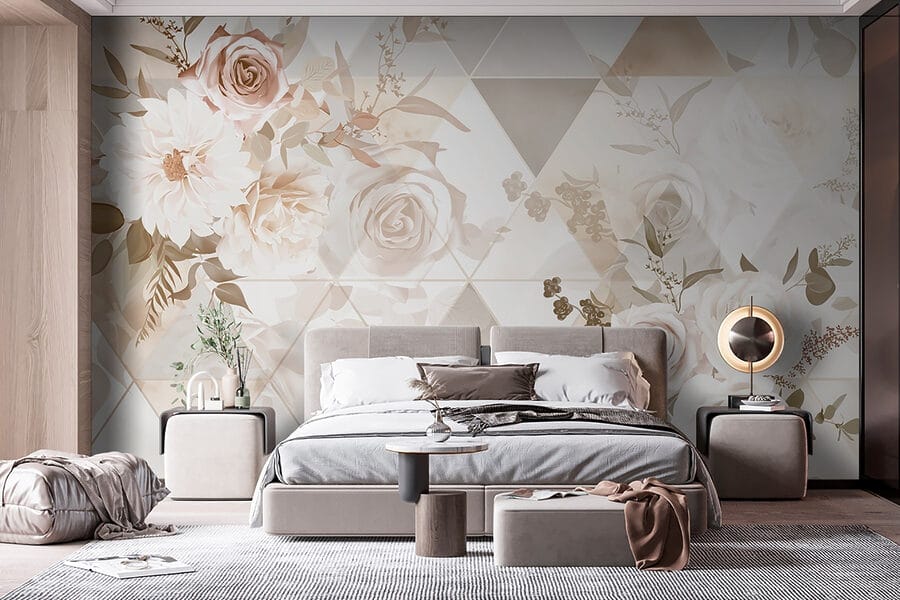 Papier peint avec des fleurs et des triangles