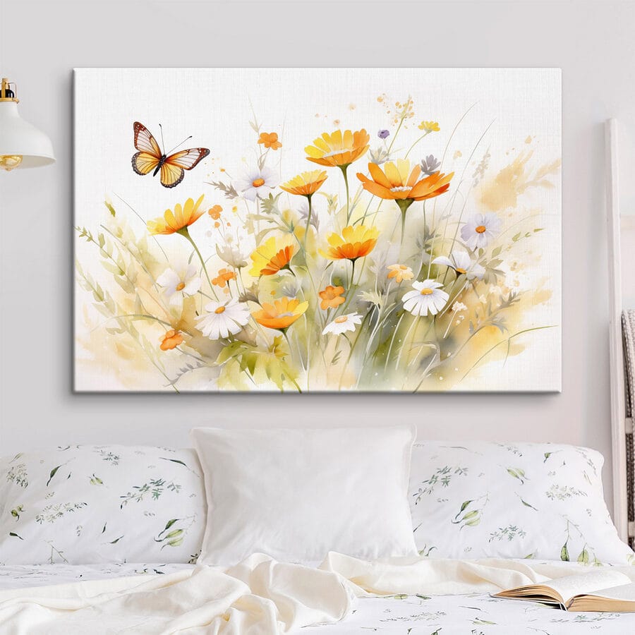 Papillon volant au-dessus d'une fleur jaune et blanche