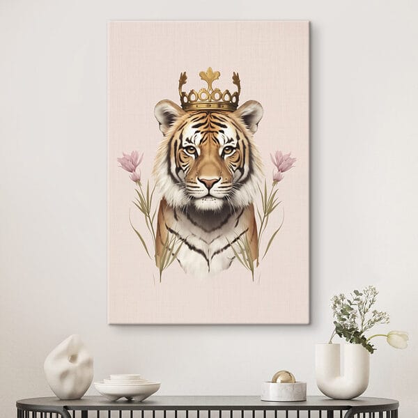 Tigre avec une couronne Tigre avec une couronne