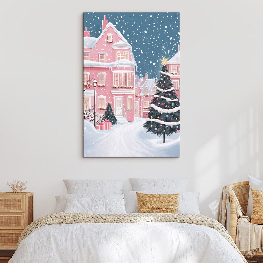 Arbre de Noël devant une maison rose Arbre de Noël devant une maison rose