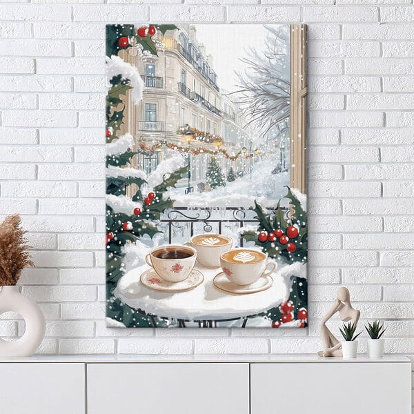 Deux tasses de café sur un balcon avec de la neige et des bâtiments Deux tasses de café sur un balcon avec de la neige et des bâtiments