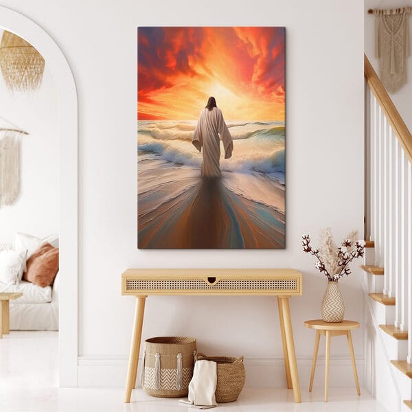 Personne en robe de chambre debout dans l'eau Personne en robe de chambre debout dans l'eau