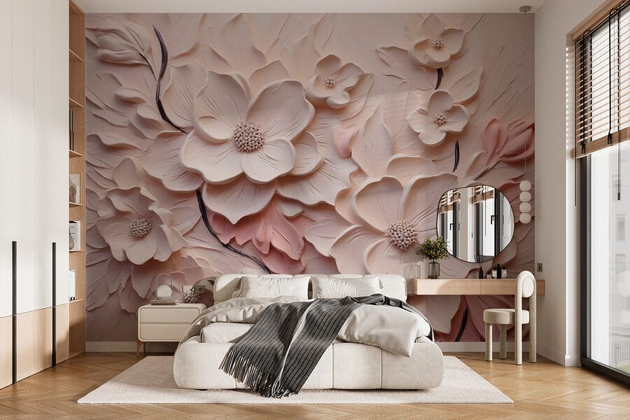 Fleurs blanches et roses sur une surface blanche