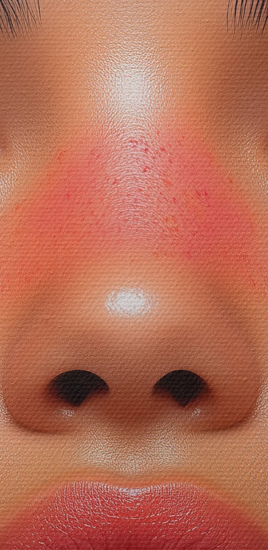 Femme avec des fleurs autour du visage