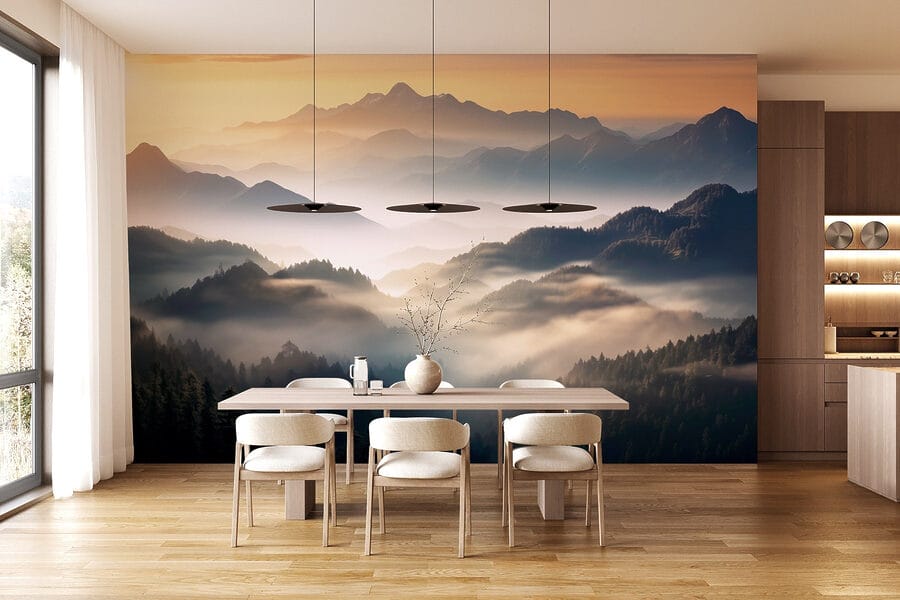 Paysage de montagnes avec brouillard et arbres Paysage de montagnes avec brouillard et arbres